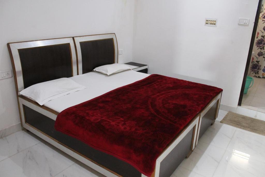 Couple Friendly Hotel - Sunset Orchha Dış mekan fotoğraf